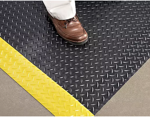 ALFOMBRA CON PLACA DE DIAMANTE - 9/16" DE GROSOR, 2 X 3', NEGRO/AMARILLO